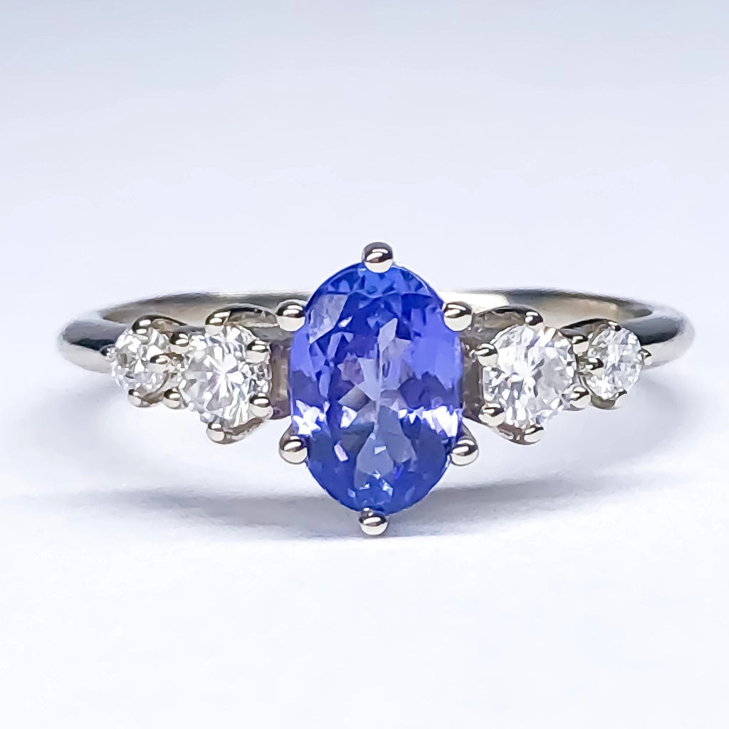 Bague ovale Betty en tanzanite et mossanite